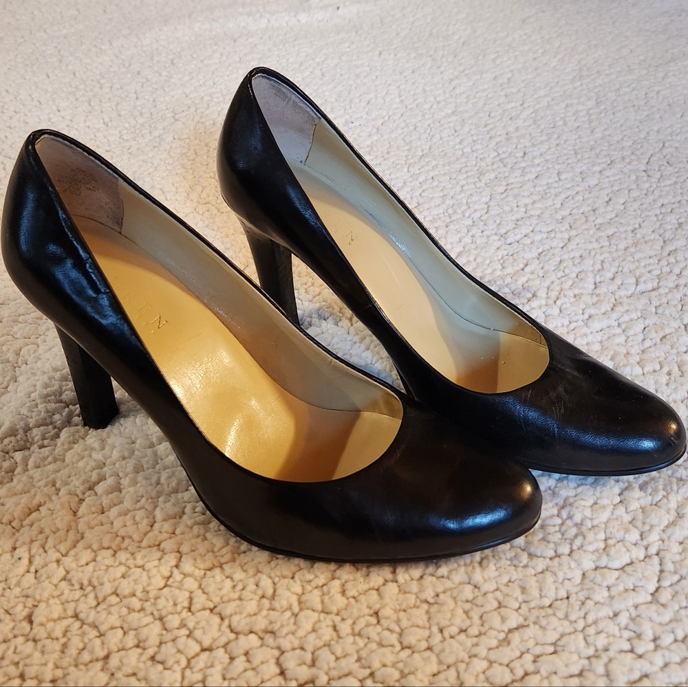 Ralph Lauren Black Leather Pumps